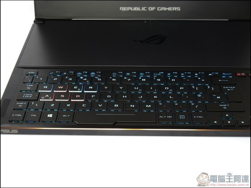 ROG Zephyrus GX501 開箱 -16 ROG Zephyrus GX501 開箱 -16