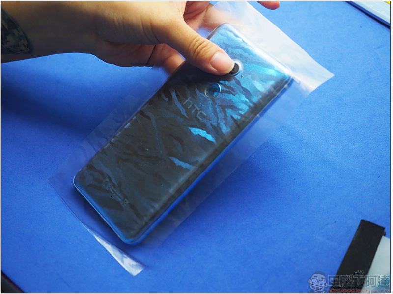 膜斯密碼 HTC U11+ imos近滿版 AG2BC 康寧玻璃保護貼 與機身包膜完整記錄 - 電腦王阿達 膜斯密碼 HTC U11+ imos近滿版 AG2BC 康寧玻璃保護貼 與機身包膜完整記錄 - 電腦王阿達