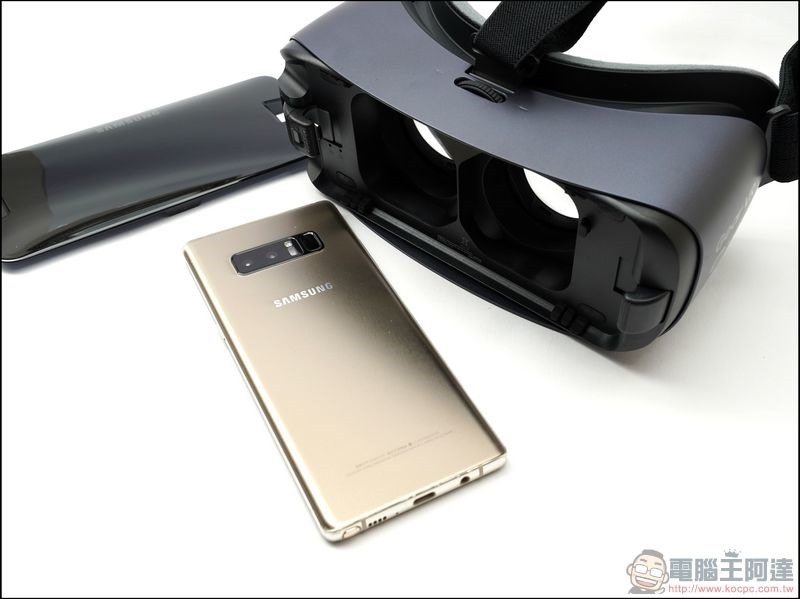 Gear VR 開箱 - 06 Gear VR 開箱 - 06