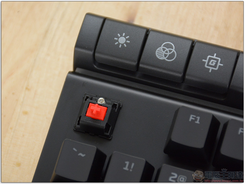 HyperX Alloy Elite機械式鍵盤 簡易開箱,遊戲與工作一鍵切換 - 電腦王阿達 HyperX Alloy Elite機械式鍵盤 簡易開箱,遊戲與工作一鍵切換 - 電腦王阿達