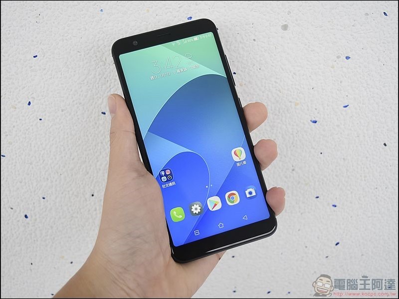 ASUS ZenFone Max Plus (M1) 開箱 -02 ASUS ZenFone Max Plus (M1) 開箱 -02