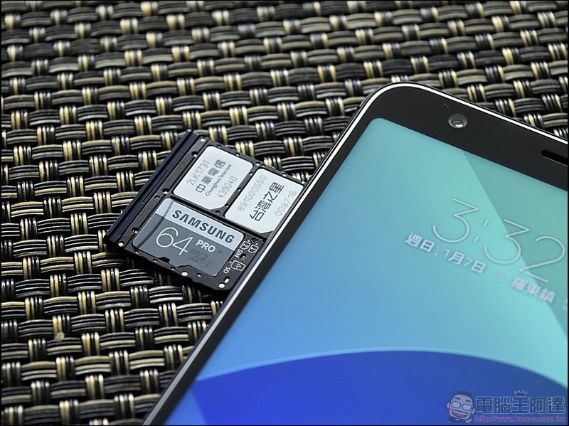 ASUS ZenFone Max Plus (M1) 開箱 -05 ASUS ZenFone Max Plus (M1) 開箱 -05