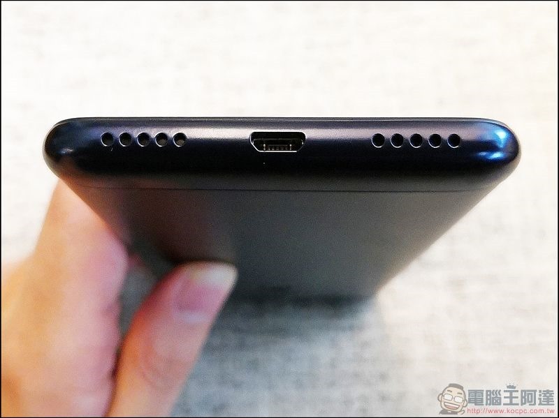 ASUS ZenFone Max Plus (M1) 開箱 -07 ASUS ZenFone Max Plus (M1) 開箱 -07