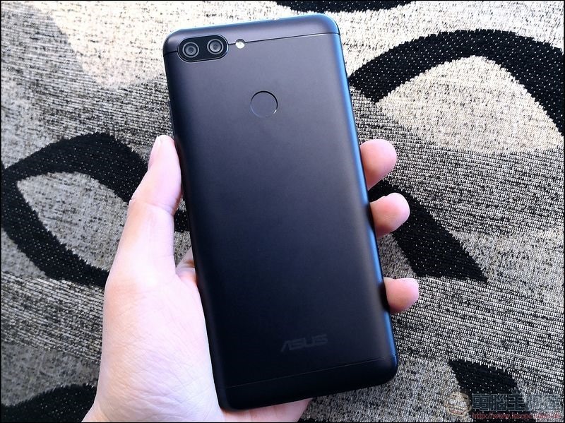 ASUS ZenFone Max Plus (M1) 開箱 -09 ASUS ZenFone Max Plus (M1) 開箱 -09