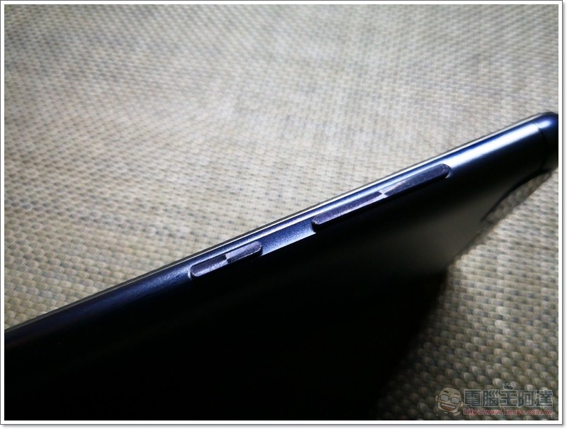 ASUS ZenFone Max Plus (M1) 開箱 、評測、評價 全螢幕電力怪獸 - 電腦王阿達