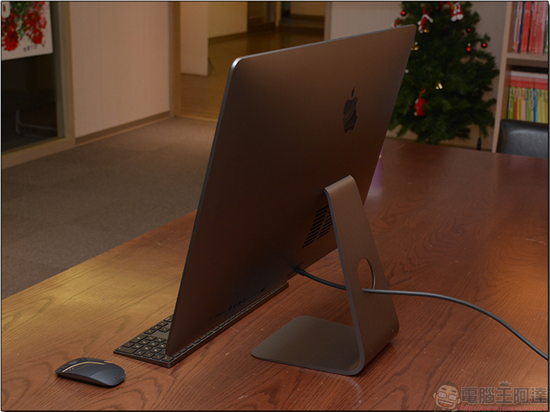 Apple iMac Pro 太空灰 開箱動眼看,簡直力與美的結合! - 電腦王阿達 Apple iMac Pro 太空灰 開箱動眼看,簡直力與美的結合! - 電腦王阿達