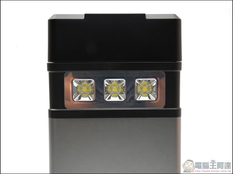 Kamera 行動儲能露營燈 SPU-50000 -12 Kamera 行動儲能露營燈 SPU-50000 -12