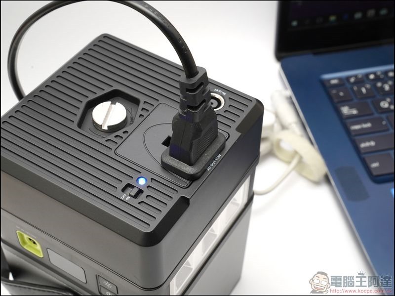 Kamera 行動儲能露營燈 SPU-50000 -18 Kamera 行動儲能露營燈 SPU-50000 -18