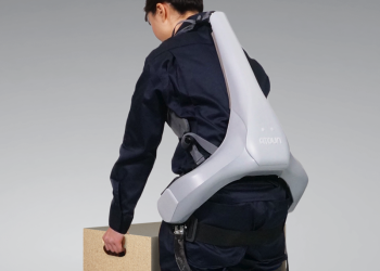 日本公司新開發超輕量化助力衣 搬重物時不再怕腰部受傷 - 電腦王阿達