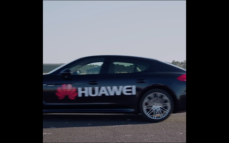HUAWEI 測試以 Mate 10 Pro 的人工智慧驅動 Porsche Panamera ，還能辨識、閃躲障礙物 - 電腦王阿達