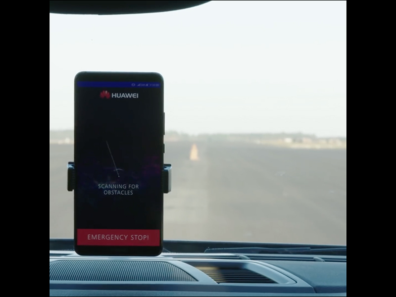 HUAWEI 測試以 Mate 10 Pro 的人工智慧驅動 Porsche Panamera ,還能辨識、閃躲障礙物 - 電腦王阿達 HUAWEI 測試以 Mate 10 Pro 的人工智慧驅動 Porsche Panamera ,還能辨識、閃躲障礙物 - 電腦王阿達