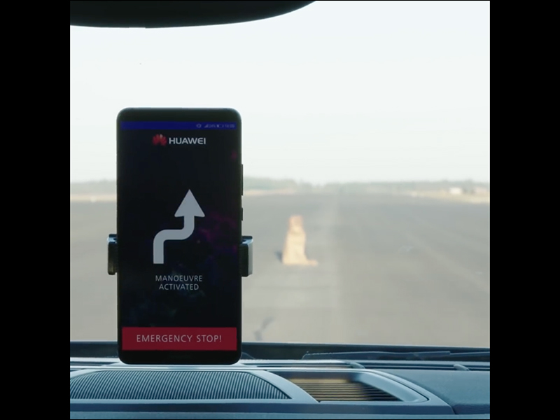 HUAWEI 測試以 Mate 10 Pro 的人工智慧驅動 Porsche Panamera ,還能辨識、閃躲障礙物 - 電腦王阿達 HUAWEI 測試以 Mate 10 Pro 的人工智慧驅動 Porsche Panamera ,還能辨識、閃躲障礙物 - 電腦王阿達