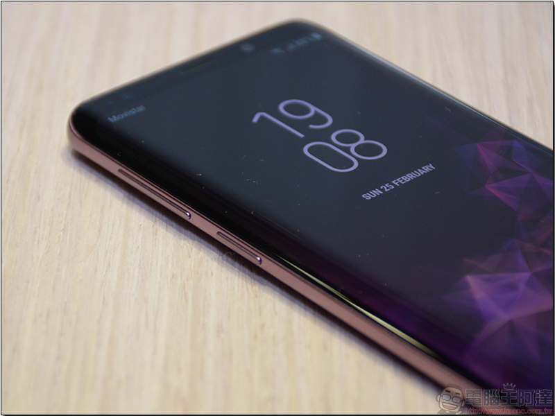 面板內戰？ Galaxy S9 擠下 iPhone X 搶得 DisplayMate 最佳智慧型手機螢幕王座 - 電腦王阿達