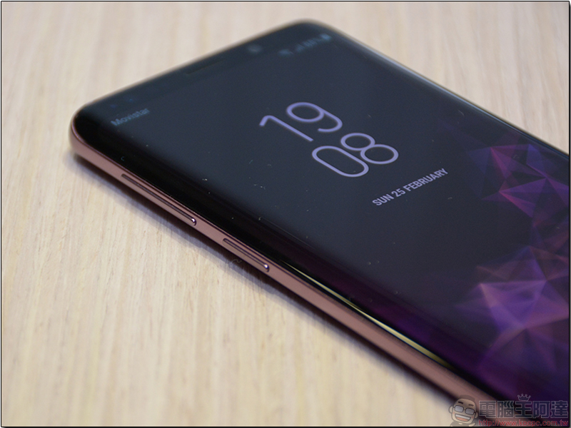 面板內戰? Galaxy S9 擠下 iPhone X 搶得 DisplayMate 最佳智慧型手機螢幕王座 - 電腦王阿達 面板內戰? Galaxy S9 擠下 iPhone X 搶得 DisplayMate 最佳智慧型手機螢幕王座 - 電腦王阿達