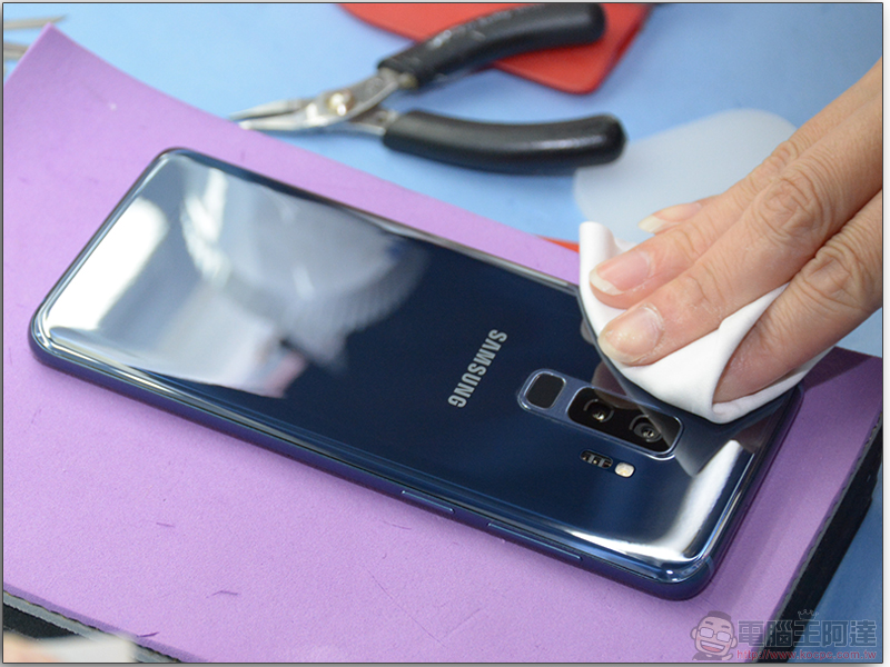 Samsung Galaxy S9+ 的呵護就交給 「 膜斯密碼 」全機包膜 + imos 螢幕保護貼 - 電腦王阿達 Samsung Galaxy S9+ 的呵護就交給 「 膜斯密碼 」全機包膜 + imos 螢幕保護貼 - 電腦王阿達