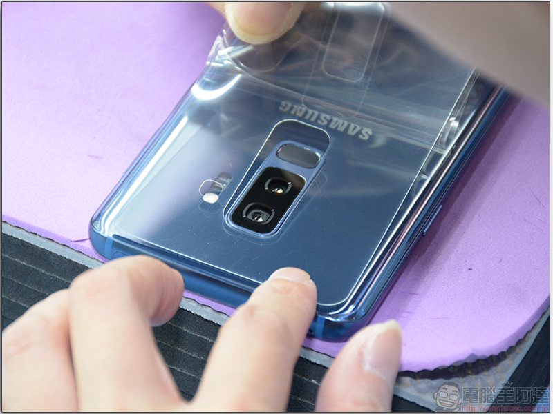 Samsung Galaxy S9+ 的呵護就交給 「 膜斯密碼 」全機包膜 + imos 螢幕保護貼 - 電腦王阿達 Samsung Galaxy S9+ 的呵護就交給 「 膜斯密碼 」全機包膜 + imos 螢幕保護貼 - 電腦王阿達