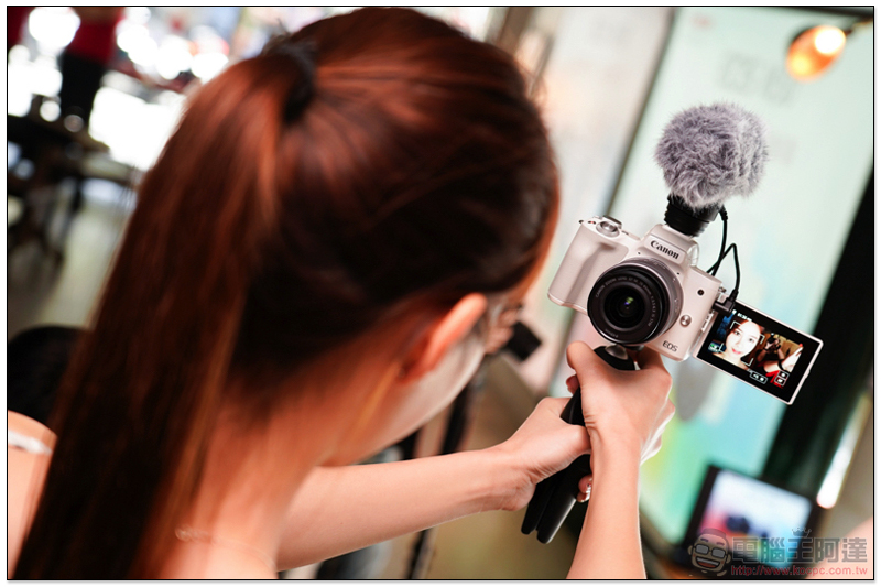Vlogger 注意!搭載全翻轉螢幕的 Canon EOS M50 無反相機在台登場 - 電腦王阿達 Vlogger 注意!搭載全翻轉螢幕的 Canon EOS M50 無反相機在台登場 - 電腦王阿達