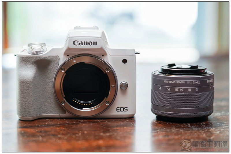Vlogger 注意！搭載全翻轉螢幕的 Canon EOS M50 無反相機在台登場 - 電腦王阿達