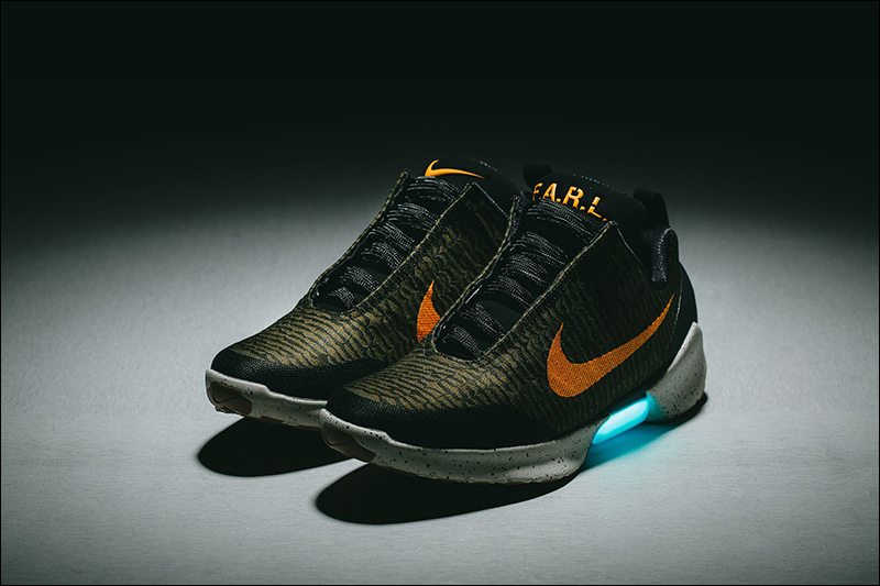 Nike HyperAdapt 1.0 自動綁帶運動鞋推出全新配色,售價 22,500 元 - 電腦王阿達 Nike HyperAdapt 1.0 自動綁帶運動鞋推出全新配色,售價 22,500 元 - 電腦王阿達
