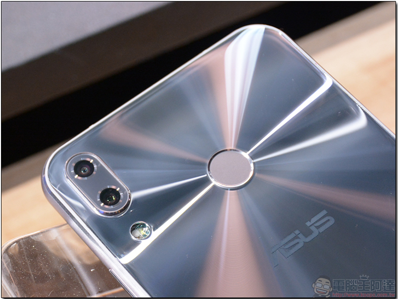 Asus ZenFone 5 新機正式在台上市,AI 智慧雙鏡大展魅力 - 電腦王阿達 Asus ZenFone 5 新機正式在台上市,AI 智慧雙鏡大展魅力 - 電腦王阿達