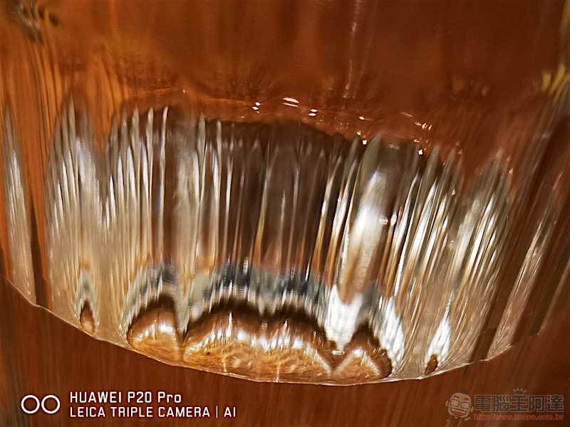 HUAWEI P20 Pro 開箱 、評測、評價：勾動攝影魂的美型旗艦 - 電腦王阿達