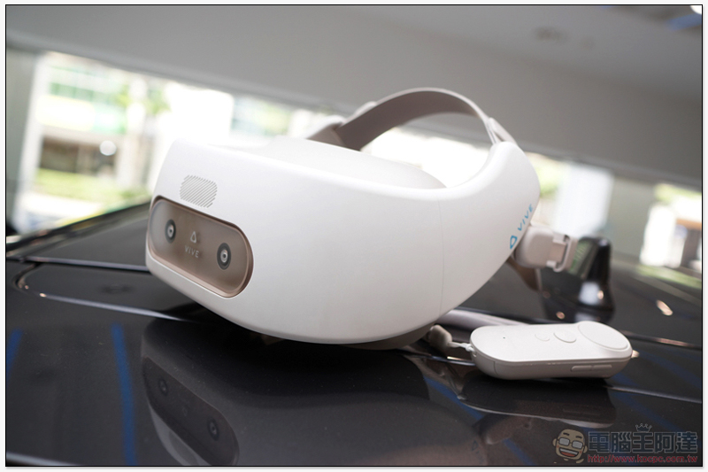 HTC VIVE Focus 與 TOYOTA 攜手提供賞車安全虛擬體驗(白色版動手玩) - 電腦王阿達 HTC VIVE Focus 與 TOYOTA 攜手提供賞車安全虛擬體驗(白色版動手玩) - 電腦王阿達