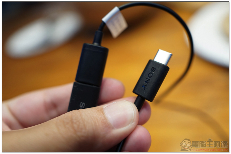 SONY Xperia Ear Duo 淬煉登台,開放式新聆聽體驗 5/18 正式開賣(快速開箱報告) - 電腦王阿達 SONY Xperia Ear Duo 淬煉登台,開放式新聆聽體驗 5/18 正式開賣(快速開箱報告) - 電腦王阿達