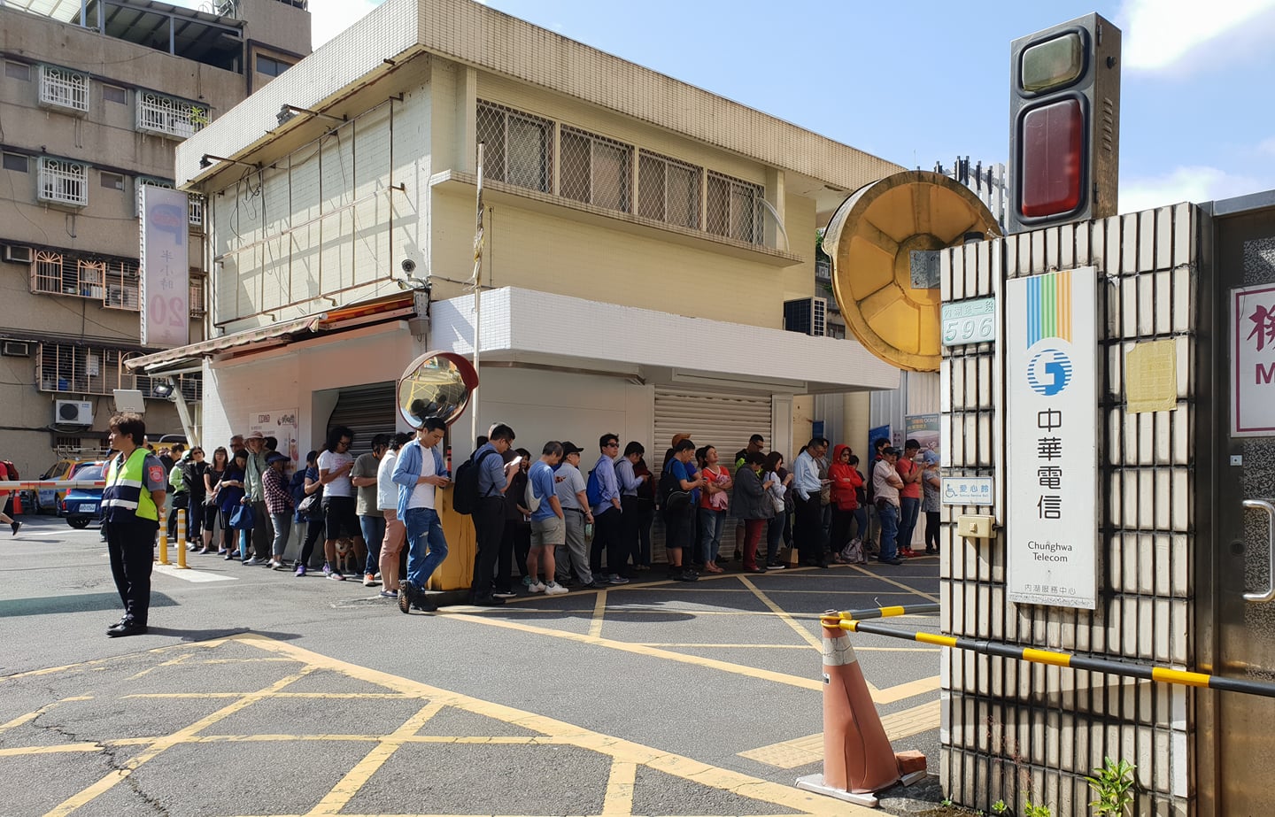 全民瘋資費! 499之亂 來龍去脈與其他業者資費分析 - 電腦王阿達 499之亂