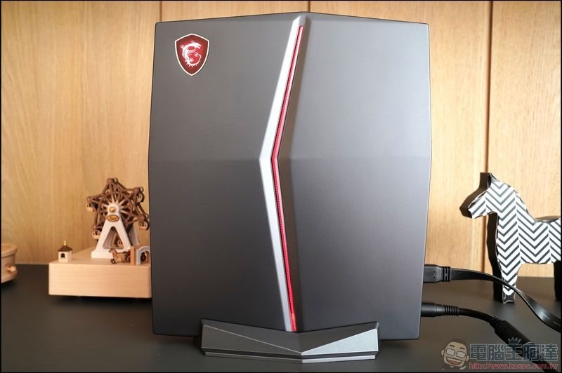 MSI VORTEX G25 8RE 開箱 - 31 MSI VORTEX G25 8RE 開箱 - 31