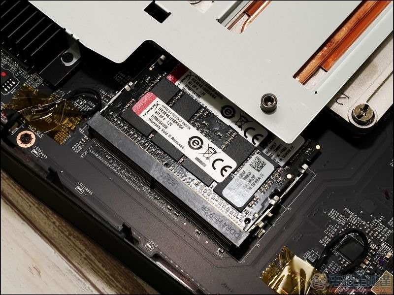 MSI VORTEX G25 8RE 開箱 - 25 MSI VORTEX G25 8RE 開箱 - 25
