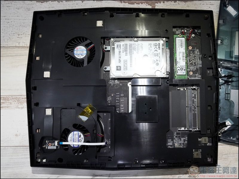 MSI VORTEX G25 8RE 開箱 - 26 MSI VORTEX G25 8RE 開箱 - 26