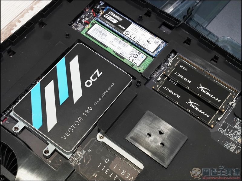 MSI VORTEX G25 8RE 開箱 - 28 MSI VORTEX G25 8RE 開箱 - 28