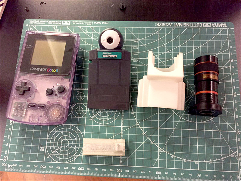 車迷以 GameBoy 相機 搭配手機用望遠鏡頭拍攝 F1 賽事 - 電腦王阿達 車迷以 GameBoy 相機 搭配手機用望遠鏡頭拍攝 F1 賽事 - 電腦王阿達