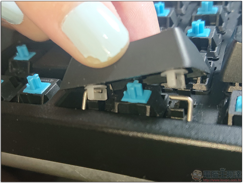 機械式鍵盤 平衡桿 結構下該怎麼拆卸與安裝鍵帽? - 電腦王阿達 機械式鍵盤 平衡桿 結構下該怎麼拆卸與安裝鍵帽? - 電腦王阿達