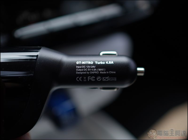 GT-NITRO 二合一車用急速充電器 開箱 - 10 GT-NITRO 二合一車用急速充電器 開箱 - 10