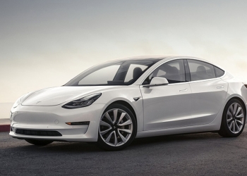 特斯拉正式推出 Model 3 煞車更新 ，煞停距離瞬間縮短約 6m