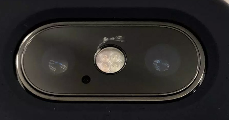 國外使用者反映 iPhone X 主鏡頭破裂，目前原因不明 - 電腦王阿達