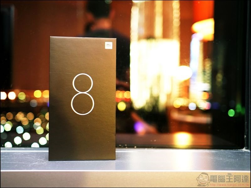 小米8 開箱 動手玩 - 01 小米8 開箱 小米8透明探索版 動手玩 - 01