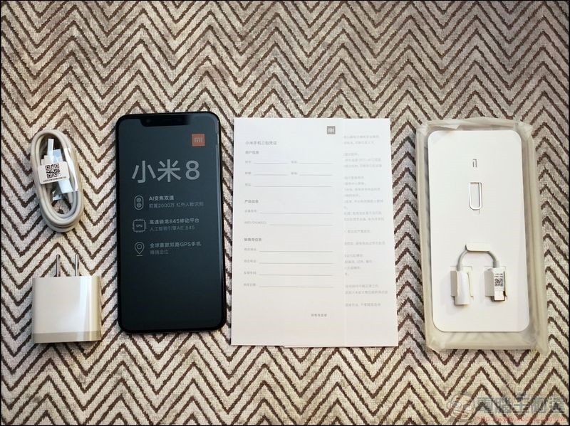 小米8 開箱 動手玩 - 03 小米8 開箱 動手玩 - 03