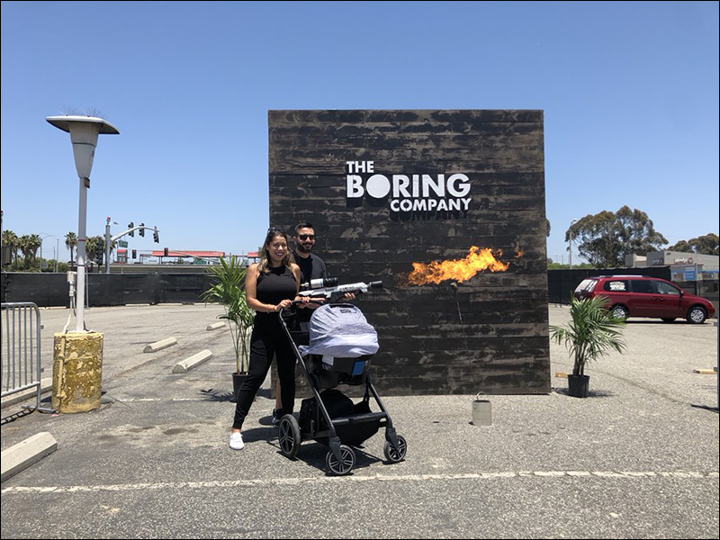 Elon Musk 的「火焰噴射器」 Flamethrowers 首批已經到貨 - 電腦王阿達 Elon Musk 的「火焰噴射器」 Flamethrowers 首批已經到貨 - 電腦王阿達