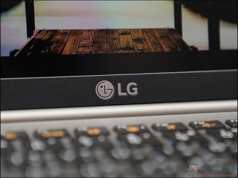 LG GRAM 開箱 評測 - 17 LG GRAM 開箱 評測 - 17