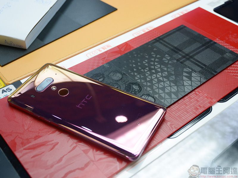 HTC U12+ 耀眼紅色就交給 HTC 認證的 imos 2.5D 滿版康寧玻璃保護貼 + 全機包膜 來守護！ - 電腦王阿達