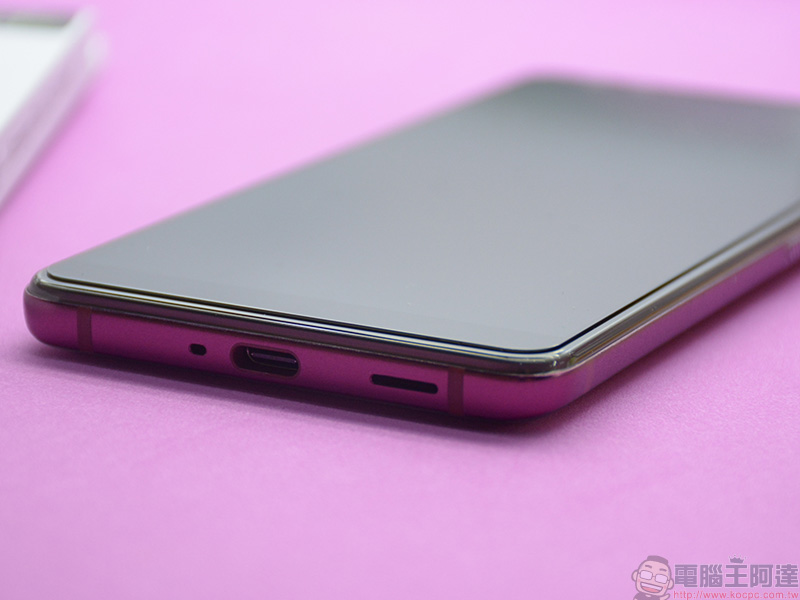 HTC U12+ 耀眼紅色就交給 HTC 認證的 imos 2.5D 滿版康寧玻璃保護貼 + 全機包膜 來守護! - 電腦王阿達 HTC U12+ 耀眼紅色就交給 HTC 認證的 imos 2.5D 滿版康寧玻璃保護貼 + 全機包膜 來守護! - 電腦王阿達
