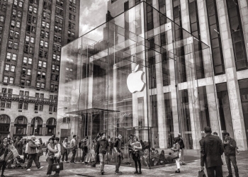 Apple 似乎有意把類似 HTC 的擠壓邊框功能 加入到 iPhone 裡 - 電腦王阿達