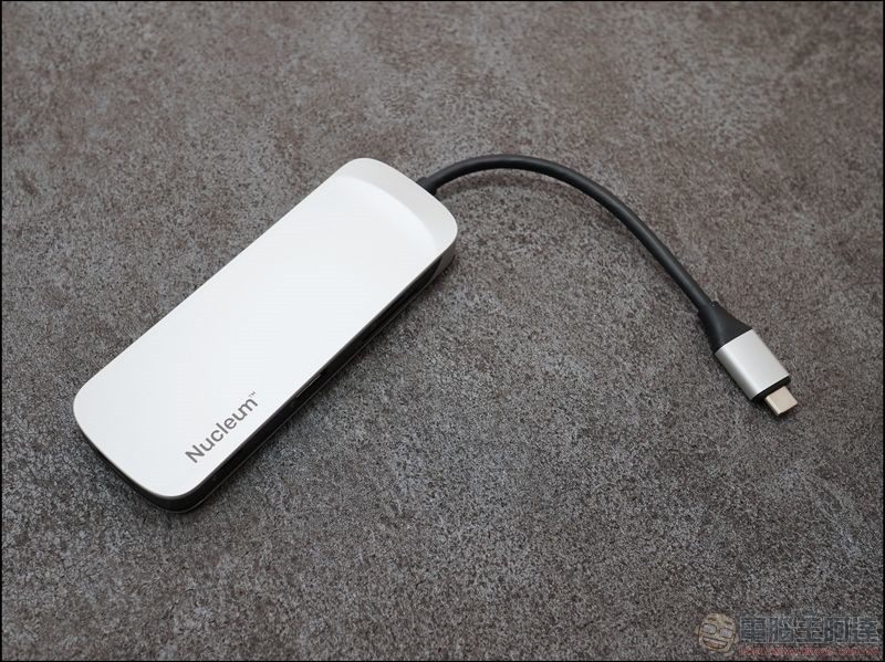 Kingston Nucleum USB Type-C 7合一集線器 開箱 - 04 Kingston Nucleum USB Type-C 7合一集線器 開箱 - 04