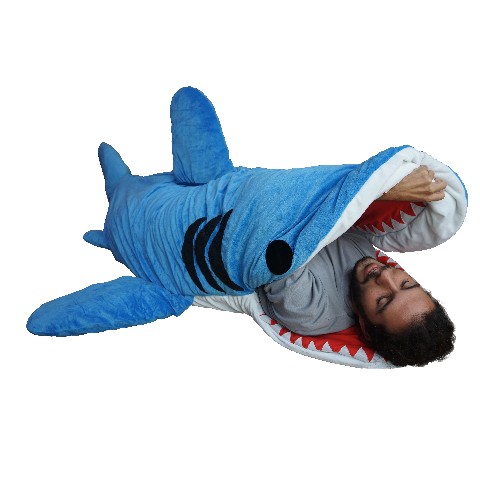 體驗被海洋生物吞下的舒眠感 鯊魚睡袋 趣味商品預購中 - 電腦王阿達