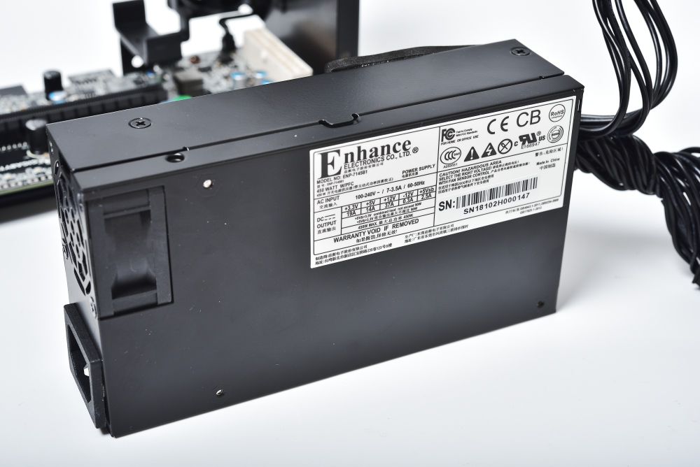 GIGABYTE RX 580 Gaming Box 行動外接顯卡盒 用 Thunderbolt 拯救 Ultrabook - 電腦王阿達 GIGABYTE RX 580 Gaming Box 行動外接顯卡盒 用 Thunderbolt 拯救 Ultrabook - 電腦王阿達