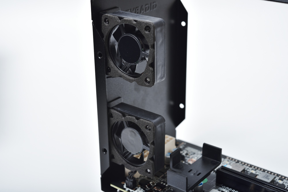 GIGABYTE RX 580 Gaming Box 行動外接顯卡盒 用 Thunderbolt 拯救 Ultrabook - 電腦王阿達 GIGABYTE RX 580 Gaming Box 行動外接顯卡盒 用 Thunderbolt 拯救 Ultrabook - 電腦王阿達