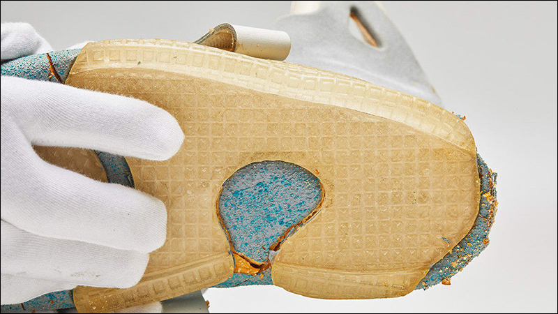 電影《回到未來 2》 OG Nike MAG 以超過 279 萬元高價售出 - 電腦王阿達 電影《回到未來 2》 OG Nike MAG 以超過 279 萬元高價售出 - 電腦王阿達