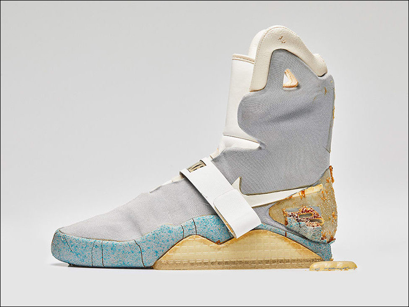電影《回到未來 2》 OG Nike MAG 以超過 279 萬元高價售出 - 電腦王阿達 電影《回到未來 2》 OG Nike MAG 以超過 279 萬元高價售出 - 電腦王阿達